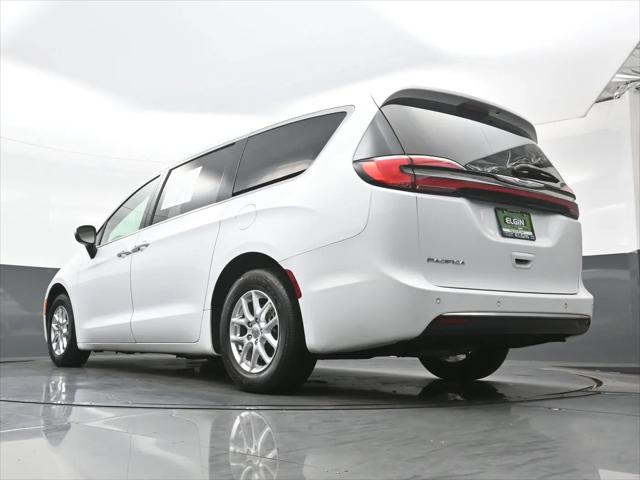 2023 Chrysler Pacifica Touring