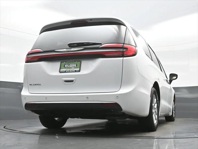 2023 Chrysler Pacifica Touring