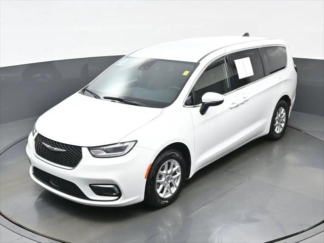 2023 Chrysler Pacifica Touring