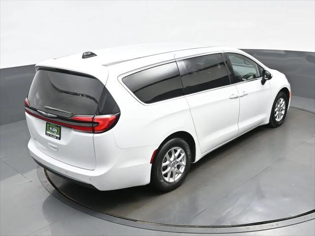 2023 Chrysler Pacifica Touring