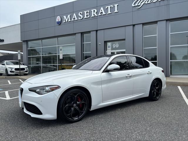 2018 Alfa Romeo Giulia Ti Sport AWD 2018 Alfa Romeo Giulia Ti Sport AWD