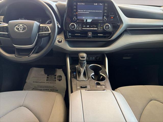 2022 Toyota Highlander L - Photo 11