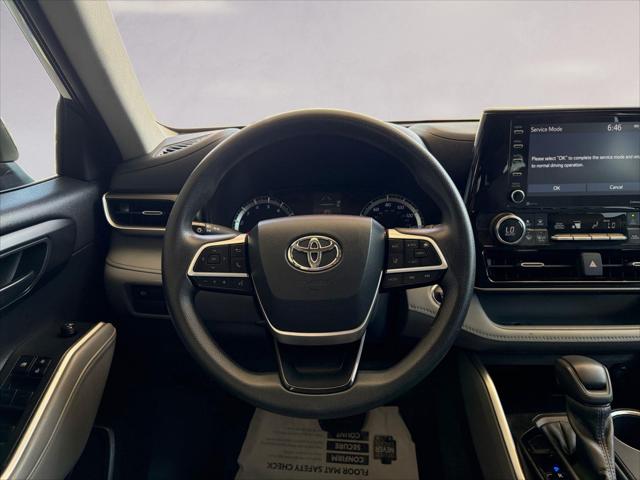 2022 Toyota Highlander L - Photo 12