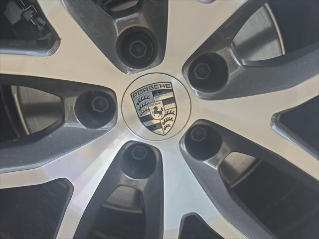 2026 Porsche Macan Unknown