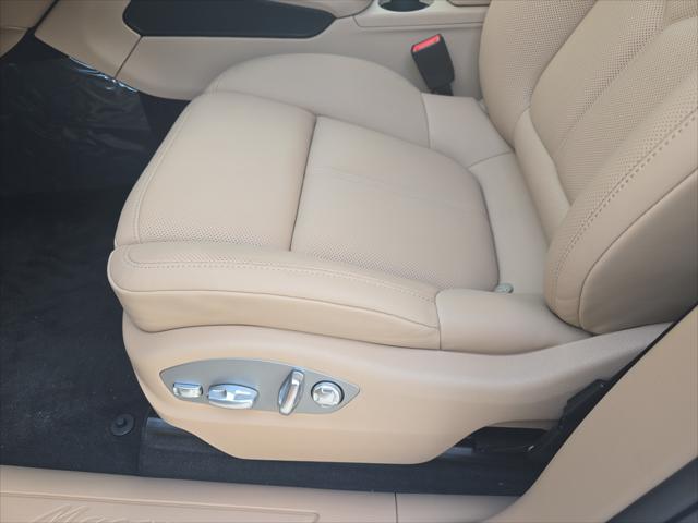 2026 Porsche Macan Unknown