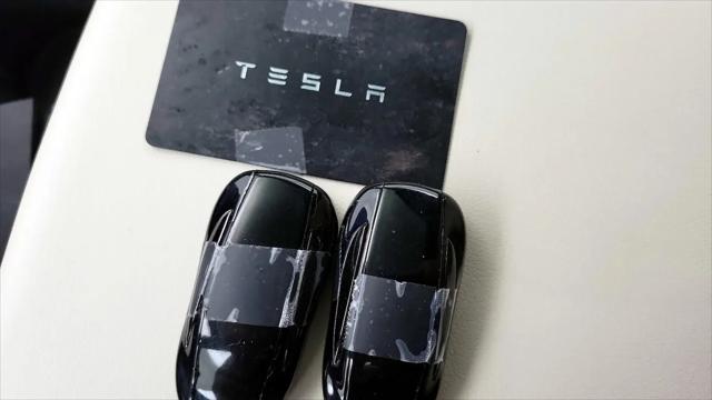 2022 Tesla Model X Plaid Tri Motor All-Wheel Drive