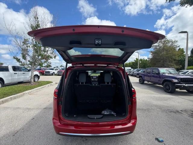 2027 Chrysler Pacifica Pinnacle