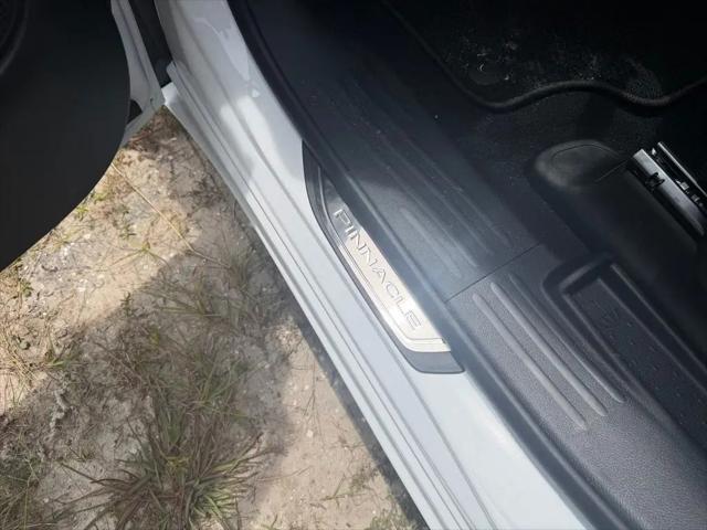 2027 Chrysler Pacifica Pinnacle