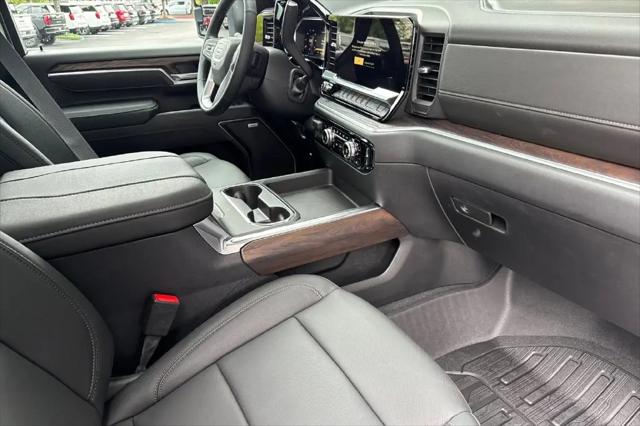 2026 GMC Sierra 2500HD Crew Cab, Standard Bed, SLT, 4WD