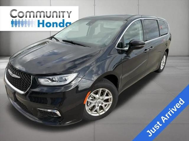 2024 Chrysler Pacifica Touring L for sale in Baytown, TX