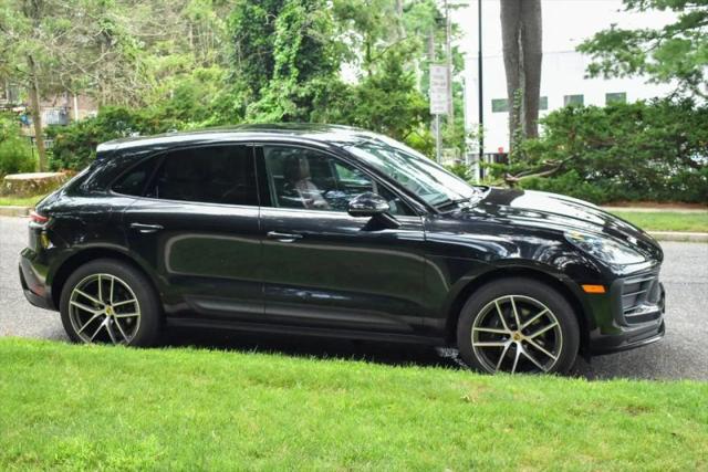 2023 Porsche Macan Base