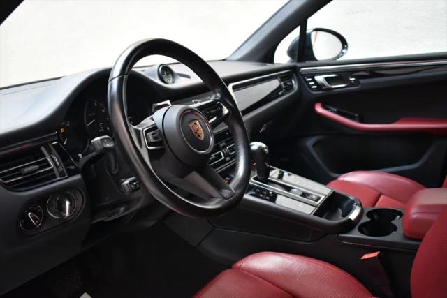 2023 Porsche Macan Base