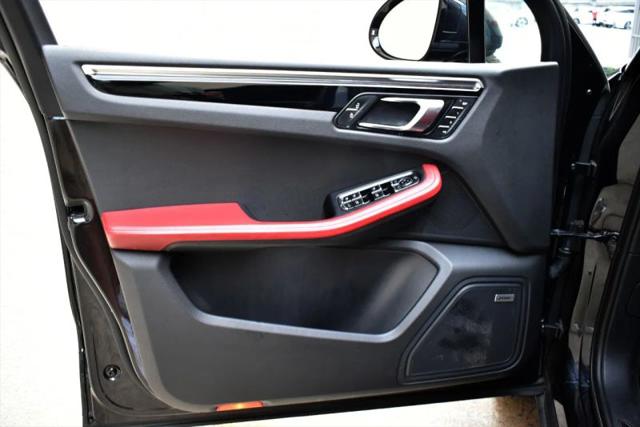 2023 Porsche Macan Base