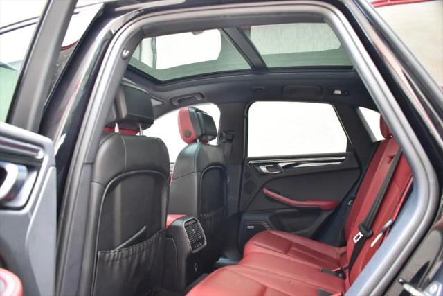 2023 Porsche Macan Base