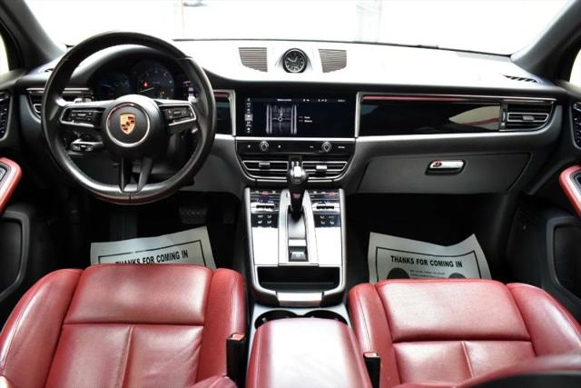2023 Porsche Macan Base