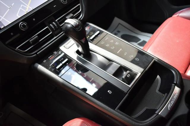 2023 Porsche Macan Base
