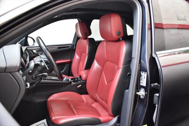 2023 Porsche Macan Base