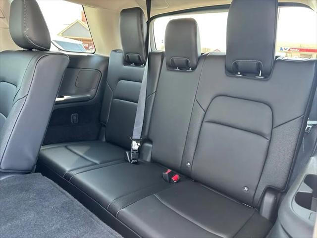 2025 Nissan Pathfinder SL 4WD