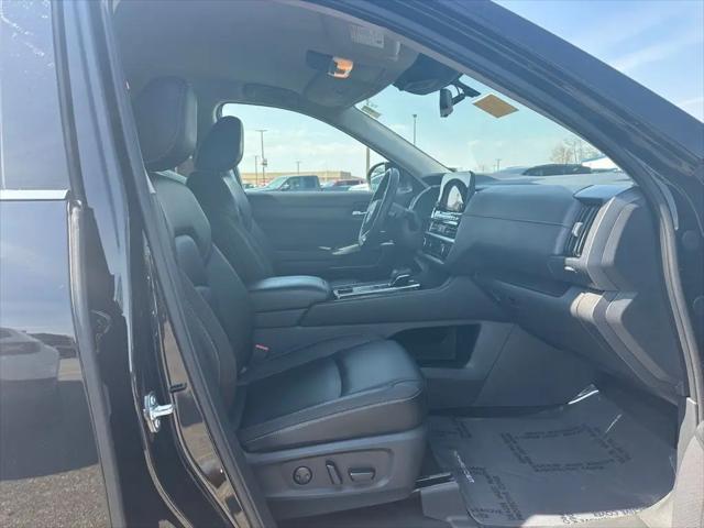 2025 Nissan Pathfinder SL 4WD