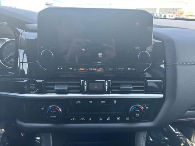 2025 Nissan Pathfinder SL 4WD