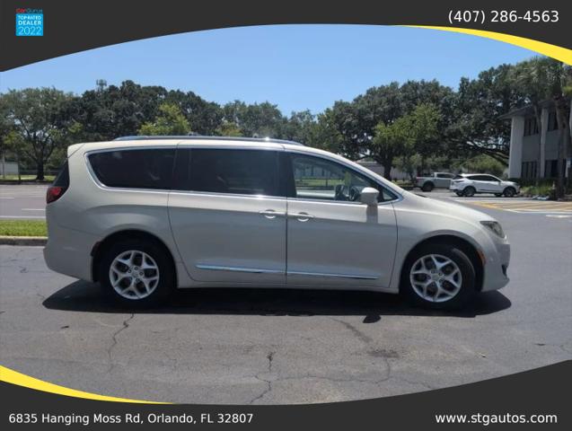 2017 Chrysler Pacifica Touring-L Plus
