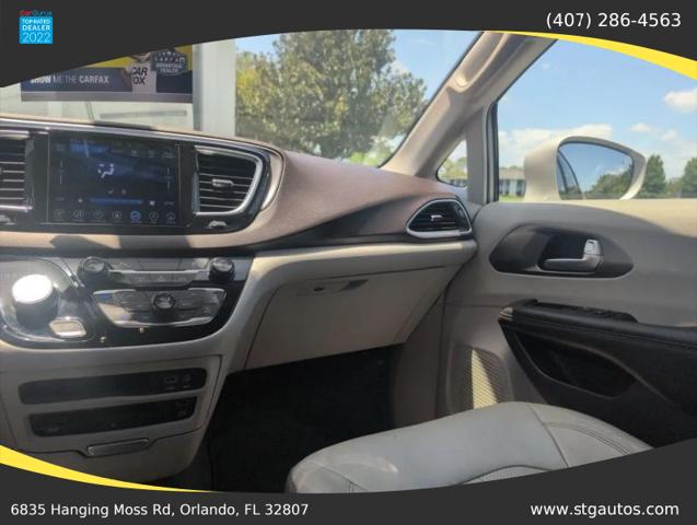 2017 Chrysler Pacifica Touring-L Plus