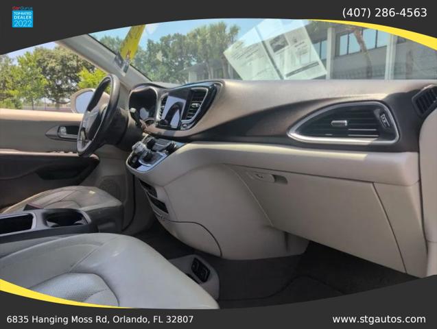 2017 Chrysler Pacifica Touring-L Plus