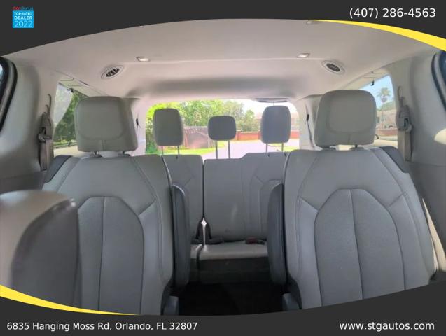 2017 Chrysler Pacifica Touring-L Plus