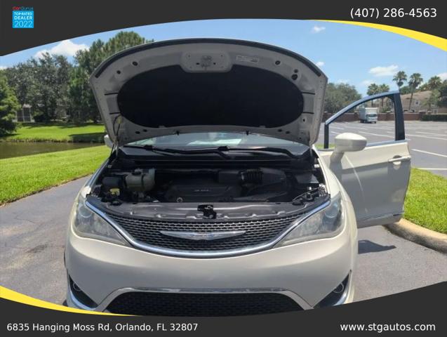 2017 Chrysler Pacifica Touring-L Plus