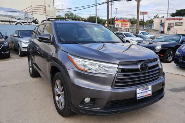 2015 Toyota Highlander LE Plus V6 for sale in San Antonio, TX