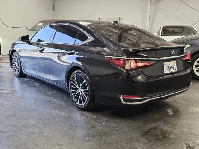 2022 Lexus ES 300h 300h