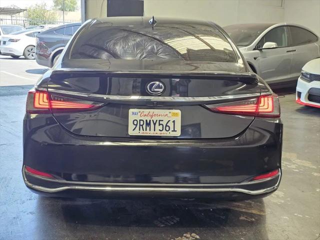 2022 Lexus ES 300h 300h