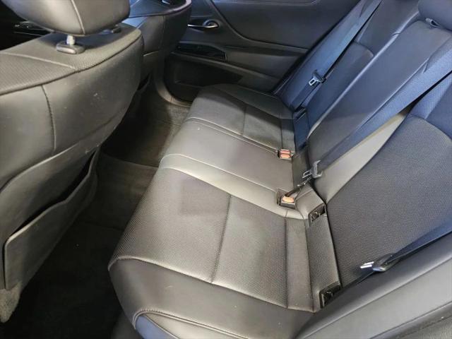 2022 Lexus ES 300h 300h