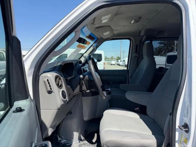 2009 Ford E-350 Super Duty XLT