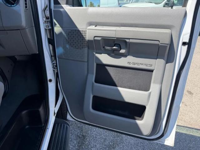 2009 Ford E-350 Super Duty XLT