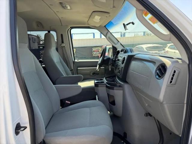 2009 Ford E-350 Super Duty XLT