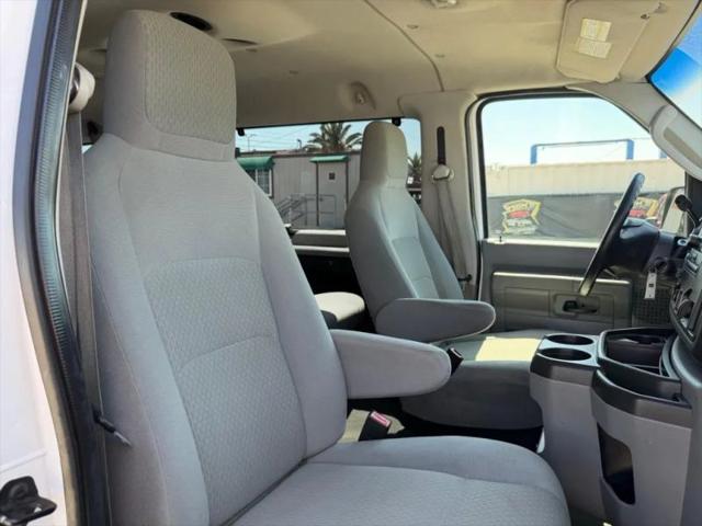 2009 Ford E-350 Super Duty XLT