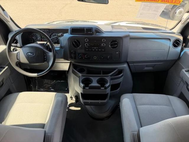 2009 Ford E-350 Super Duty XLT