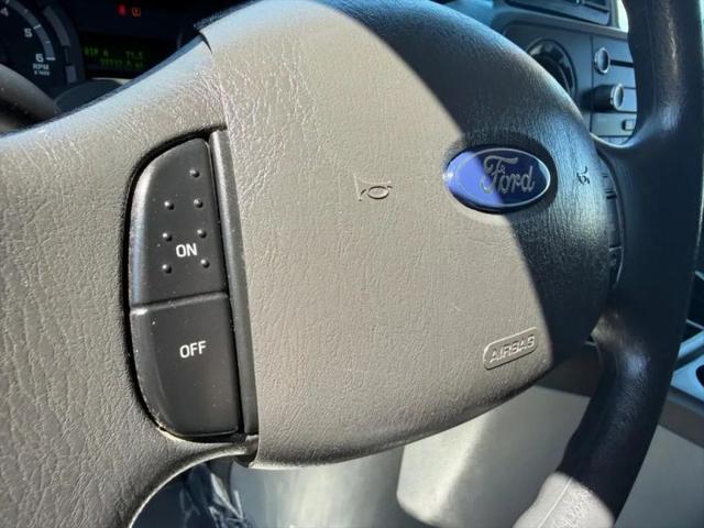 2009 Ford E-350 Super Duty XLT