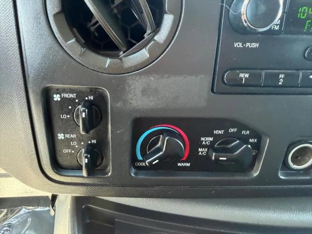 2009 Ford E-350 Super Duty XLT
