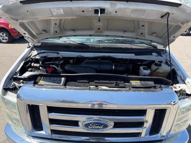 2009 Ford E-350 Super Duty XLT