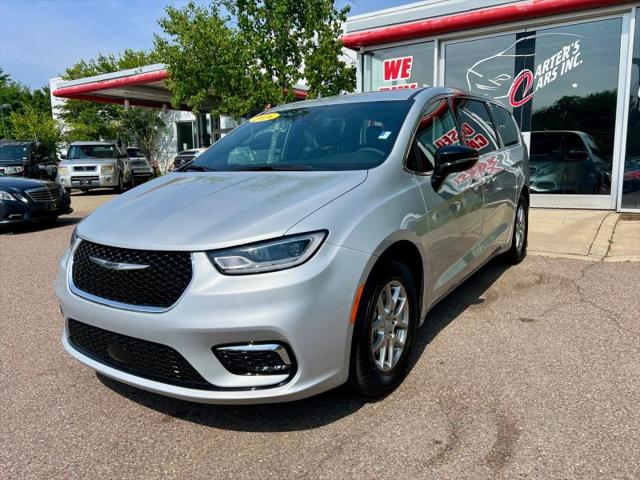 2026 Chrysler Pacifica Select for sale in South Burlington, VT