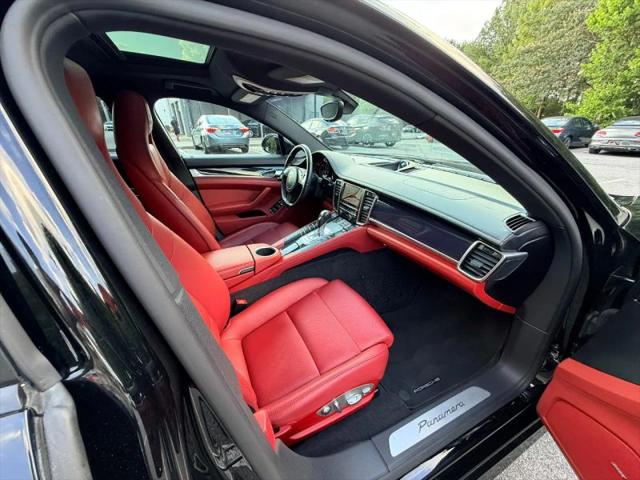 2015 Porsche Panamera Base