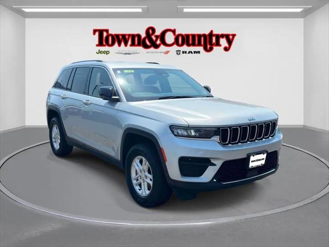 2023 Jeep Grand Cherokee Laredo 4x4 for sale in Levittown, NY