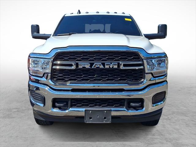 2022 RAM 3500 Tradesman Crew Cab 4x4 8 Box
