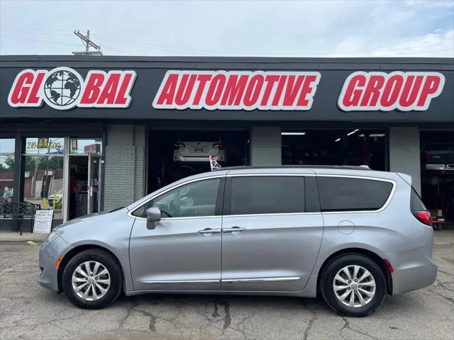2017 Chrysler Pacifica Touring-L for sale in Cleveland, OH