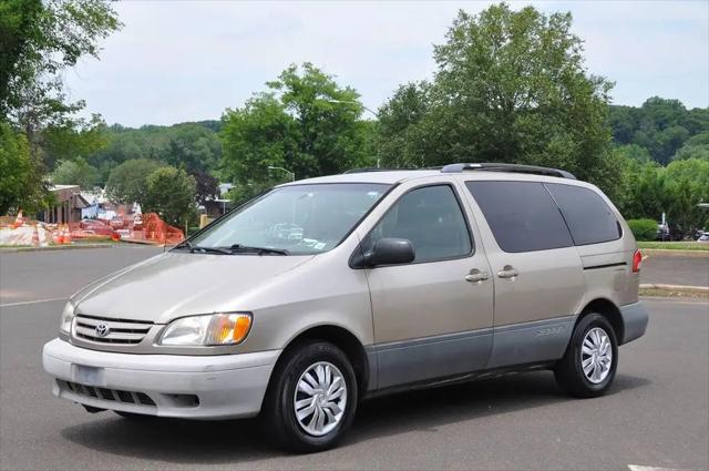 2002 Toyota Sienna LE for sale in Bensalem, PA