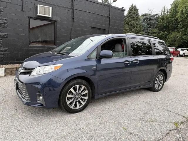 2020 Toyota Sienna XLE for sale in Des Moines, IA