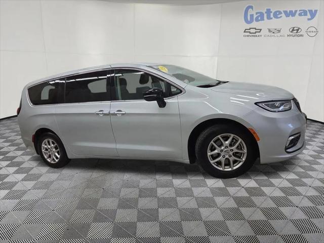 2024 Chrysler Pacifica Touring L for sale in Fargo, ND