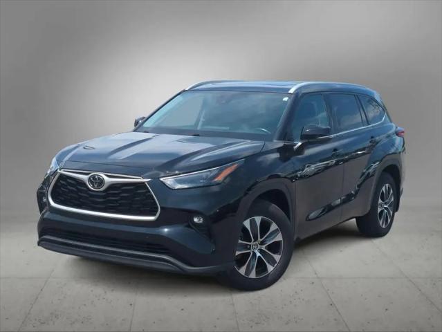 2022 Toyota Highlander XLE for sale in Farmington Hills, MI